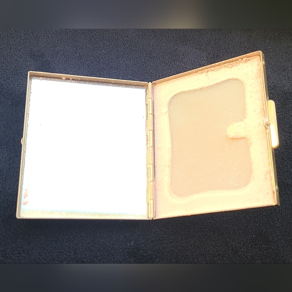 Saks Fifth Ave jeweled jadeite vintage brass compact - Picture 3 of 3